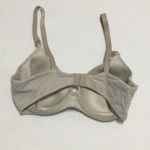 Barely There Intimates & Sleepwear - Barely There Nude Bra Barely There Intimates & Sleepwear - Barely There Nude Bra